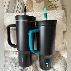Owala tumbler 40oz - black and black with turquoise